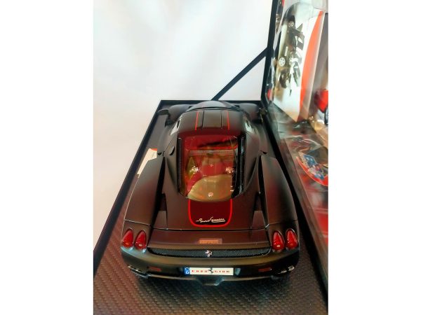 Ferrari enzo Negro Mate
